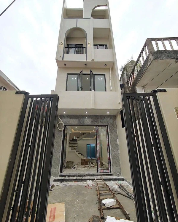 Bán nhà 4 tầng 70m² tuyến 2 Hồ Sen - chợ Hàng, Hải Phòng, tặng full nội thất, nhỉnh 5 tỷ