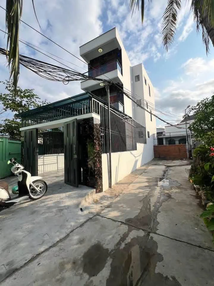 Nhà 3 tầng 4 phòng ngủ 94m² Ngọc Hiệp 5,4 tỷ - Ảnh 1