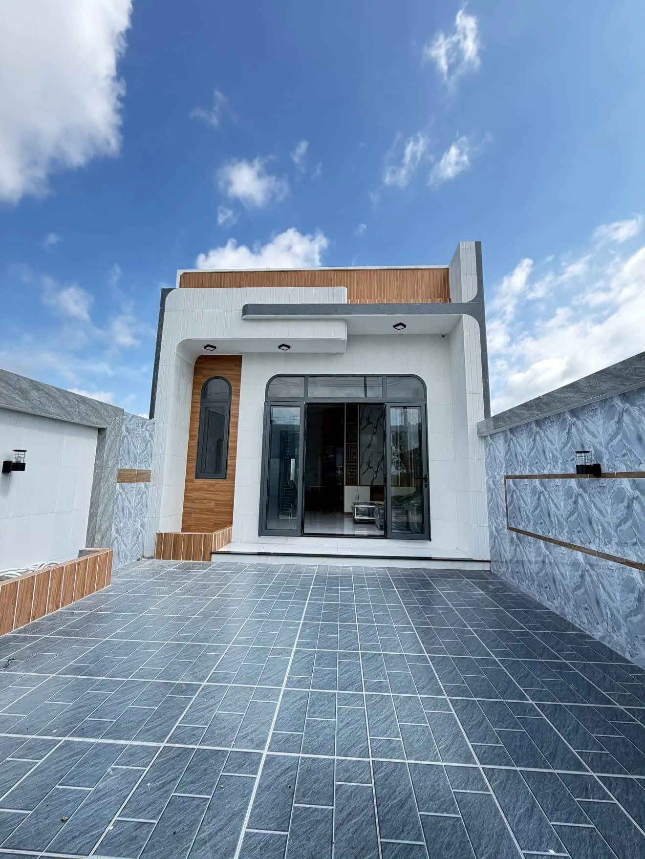 Bán nhà mới Long Điền 100m² 2 phòng ngủ 1 tỷ 950 - Ảnh 1