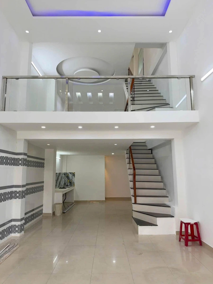 Bán nhà 2,5 tầng mặt tiền đường Núi Thành, Hải Châu, Đà Nẵng, 62m2, giá 10,5 tỷ - Ảnh thu nhỏ 2