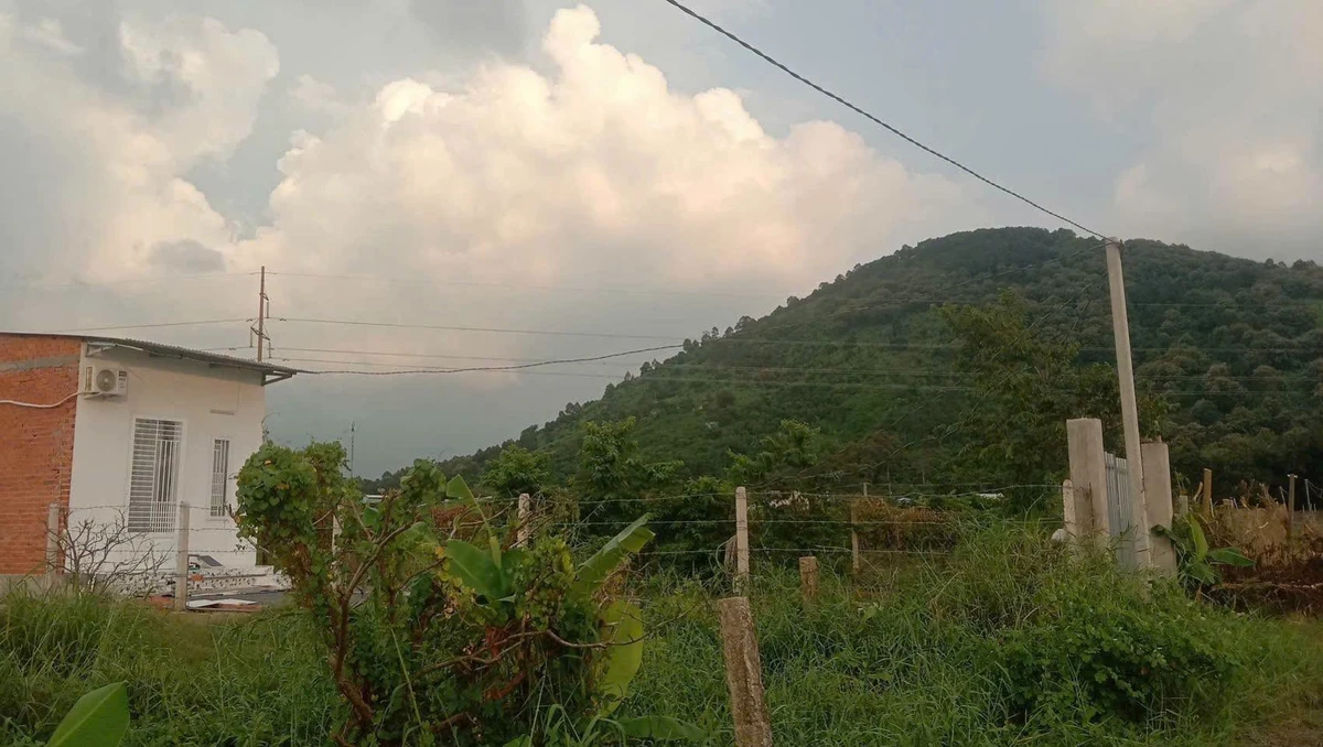 Bán nhà xây kiên cố 150m² view núi Bà Tây Ninh 580 triệu - Ảnh 1