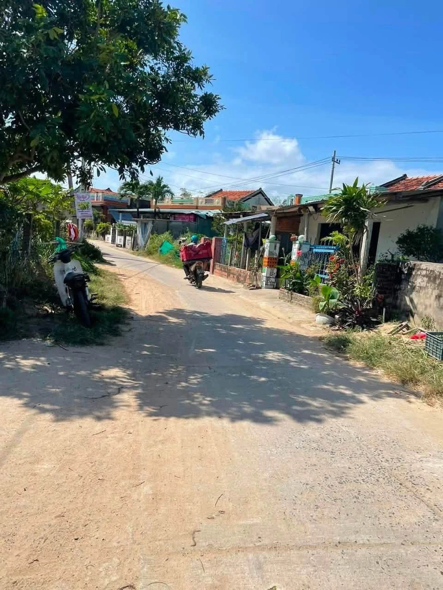 Bán nhà gần biển Xóm Cát 350m, hơn 2 tỷ - Ảnh thu nhỏ 2