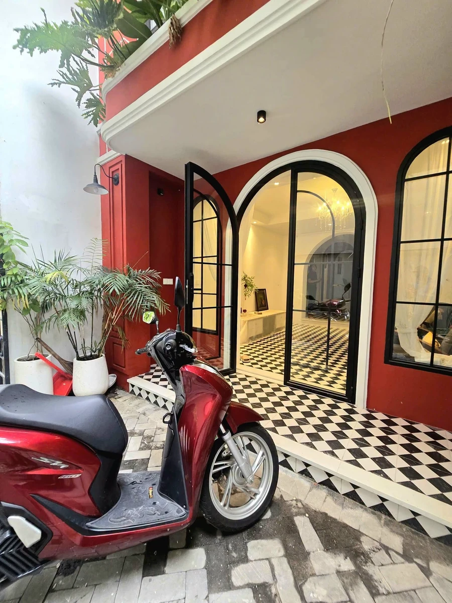 Bán nhà 4 tầng 71m² sân riêng phong cách Indochine đường Huyền Quang, Tân Định, Quận 1 - Ảnh 1