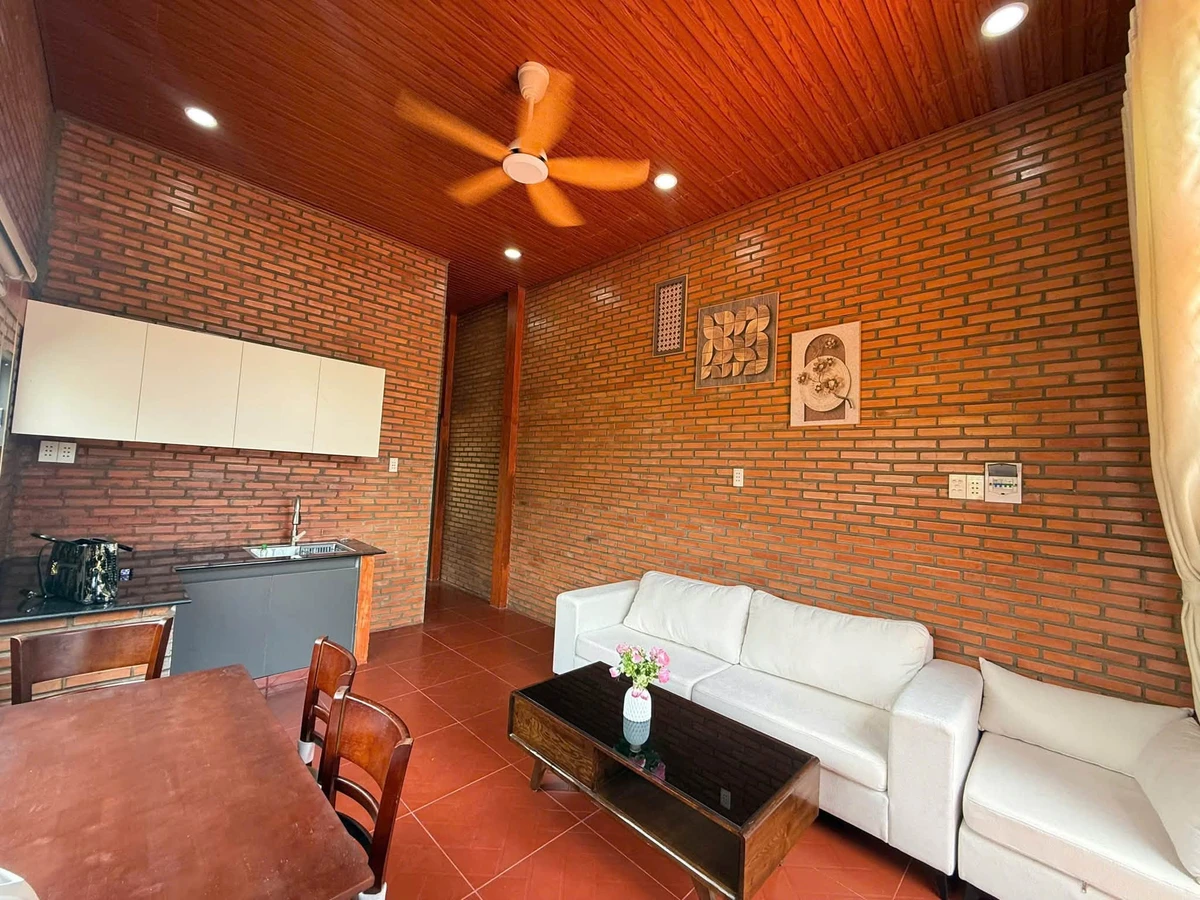 Bán nhà 2 mặt tiền 100m2 kiểu nghỉ dưỡng, nội thất đầy đủ - Ảnh thu nhỏ 3