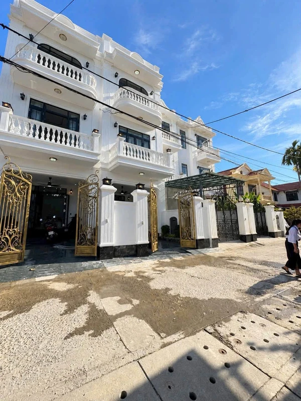 Bán nhà 3 tầng mặt tiền Châu Văn Hùng, Lại Thế, TP Huế, 78,5m², full nội thất, 3,65 tỷ