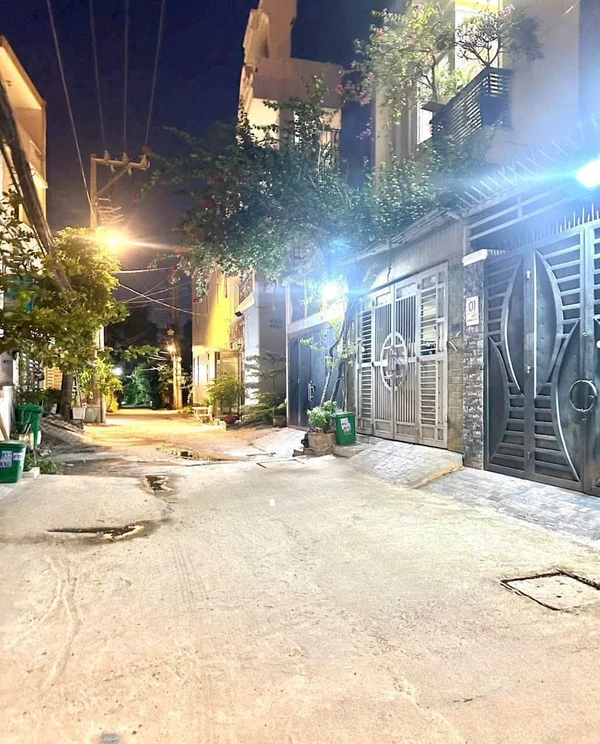 Bán nhà 2 tầng 52m2 sát Phạm Văn Đồng Thủ Đức