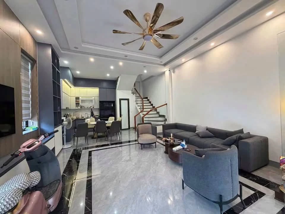 Bán nhà 4 tầng 5PN 55m² Cao Xanh 3,65 tỷ - Ảnh 1