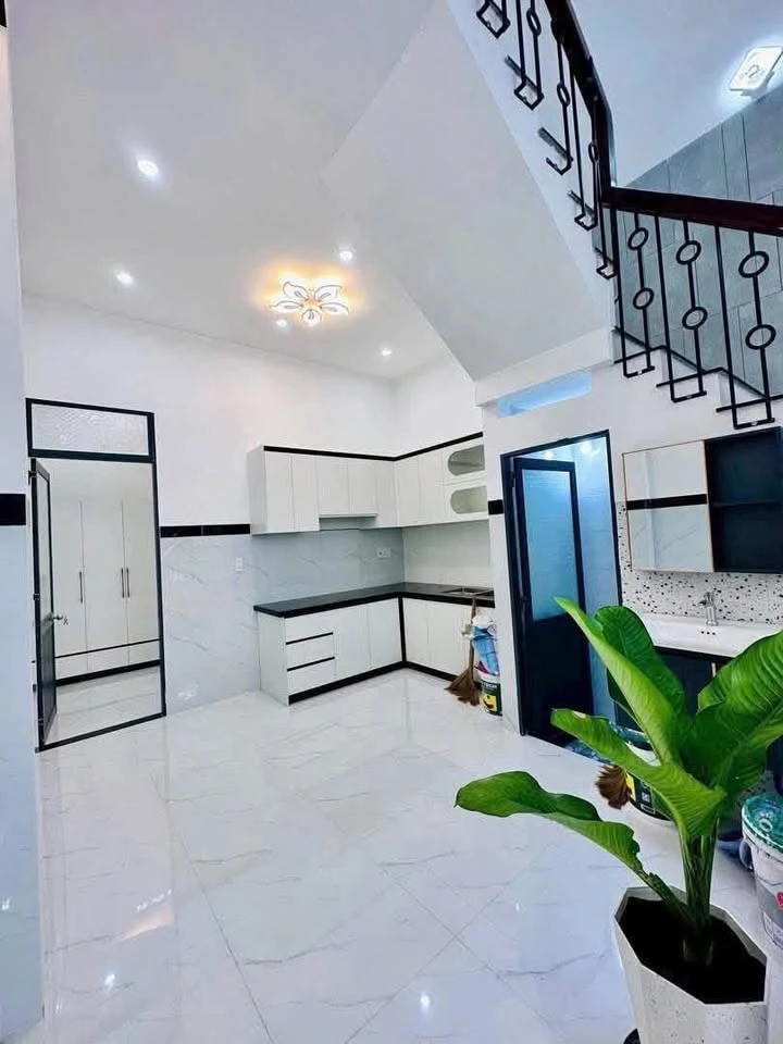 Bán nhà 3 tầng 47m² Hoàng Văn Thụ Quy Nhơn, 3 tỷ 680 triệu - Ảnh thu nhỏ 2