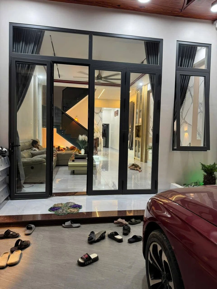 Bán nhà 3 phòng ngủ mặt tiền Nguyễn Hữu Cảnh Tân Phú 250m² 5 tỷ 5 - Ảnh thu nhỏ 2