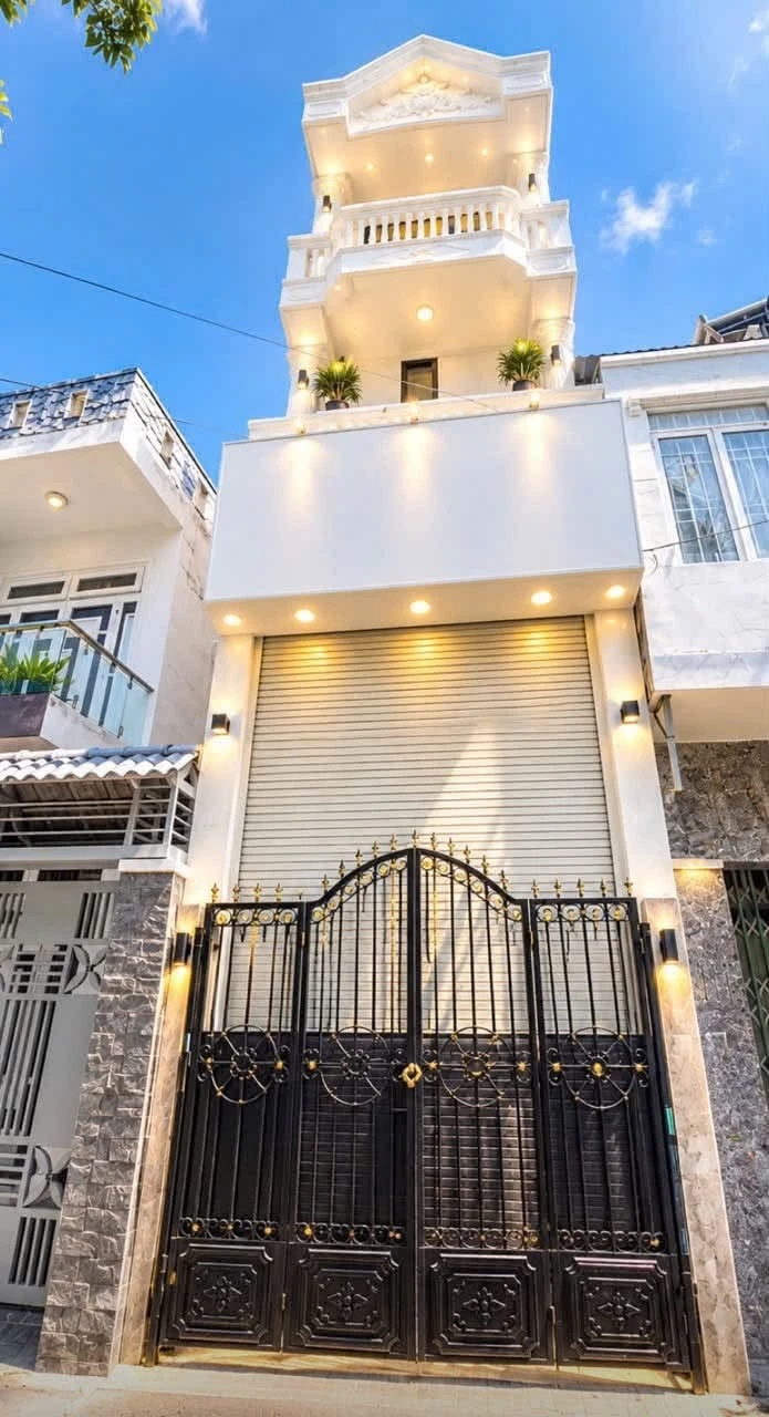 Bán nhà 3 tầng hẻm 48m2 Phường 7 Quận 7, 6,4 tỷ - Ảnh 1