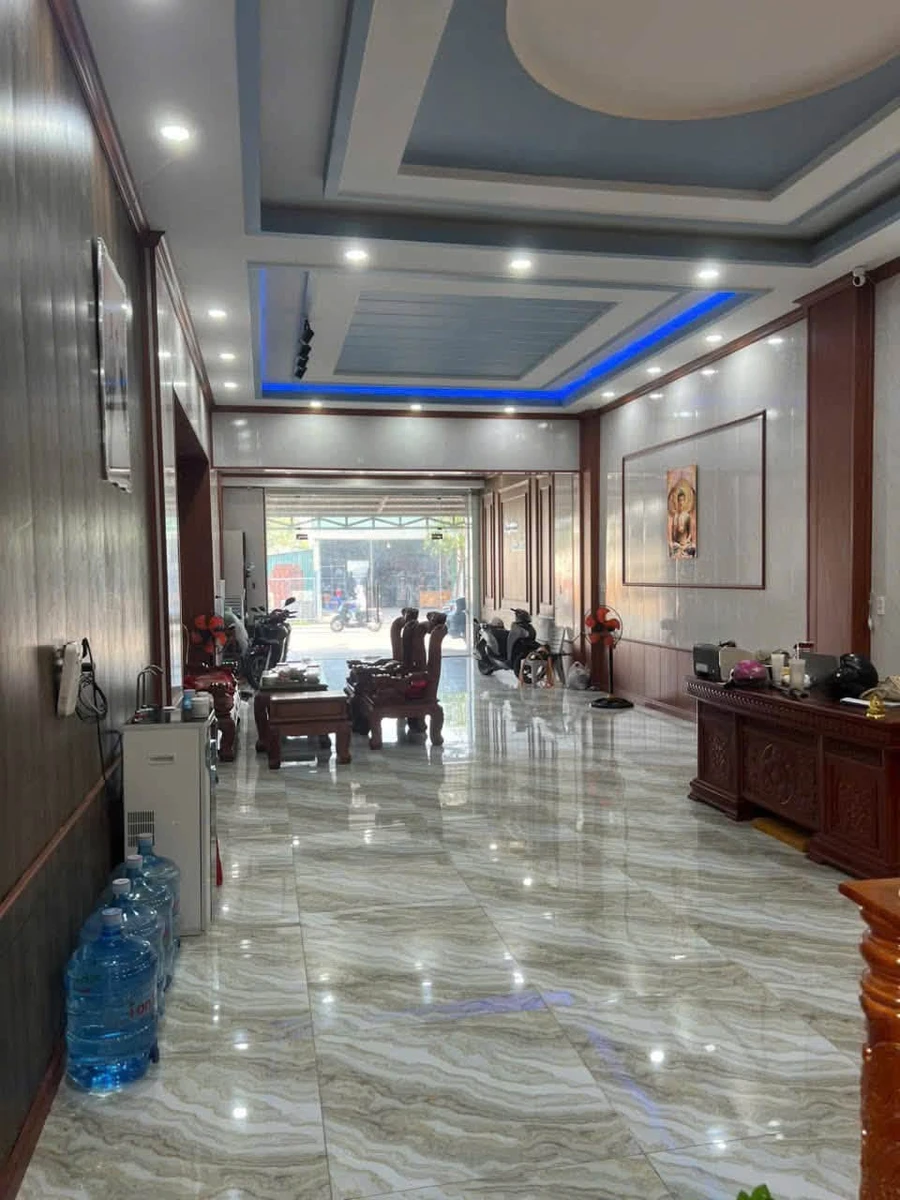 Bán nhà mặt tiền 825 Thị Trấn Đức Hoà, 6PN, 230m², 5 tỷ 300 - Ảnh thu nhỏ 2