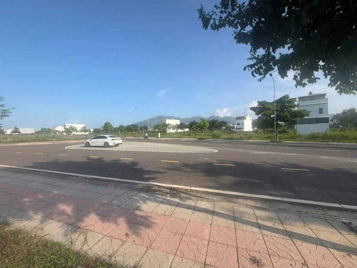 Bán lô đất 308m² mặt tiền 15m KĐT Nam Sông Cái - Ảnh 1
