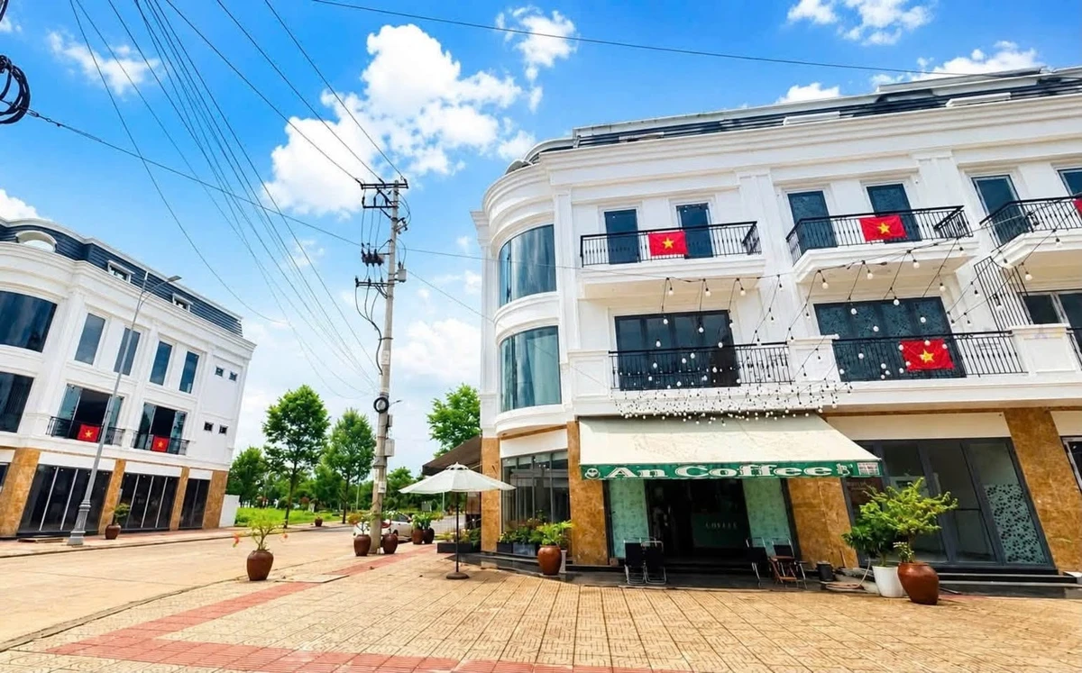 Bán shophouse mặt tiền Hà Huy Tập 5x20m, 1 trệt 2 lầu, KĐT Ân Phú, giá từ 6,39 tỷ - Ảnh 1