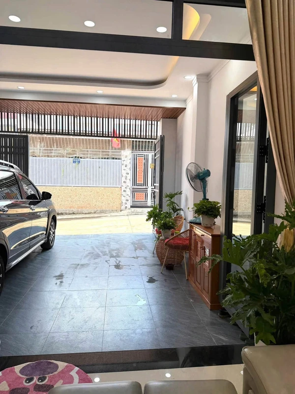 Bán nhà 3 tầng 54m2 Cao Thắng, giá 3 tỷ, full nội thất 545m