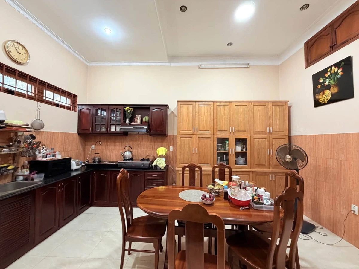 Bán biệt thự cổ 180m2 góc 3 mặt thoáng, 3 tầng 8PN, gần Cao Thắng - Hoàng Dư Khương, Quận 10 - Ảnh thu nhỏ 4