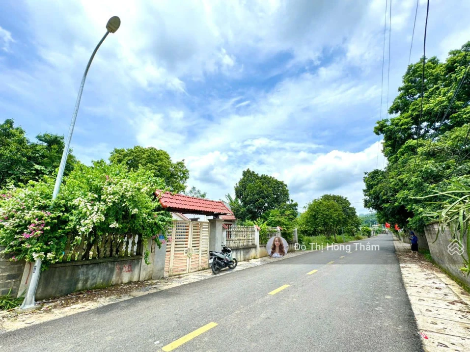 Bán mảnh đất 500m2 có sẵn nhà bám đường trải nhựa 12m tại tiểu khu Mòng, TT Lương Sơn, giá cắt lỗ - Ảnh thu nhỏ 3