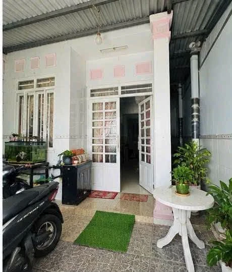 Bán nhà mặt tiền 101m² 2 phòng ngủ Nguyễn Cảnh Dị Bình Chánh 2 tỷ - Ảnh 1