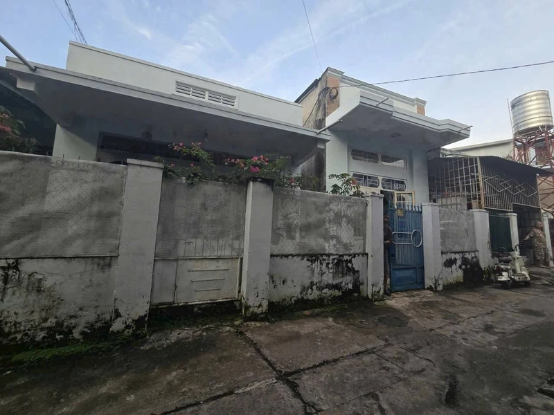 Bán nhà hẻm Ngô Mây 9,7x14m, 2 phòng ngủ, giá 4,35 tỷ, Đắk Lắk