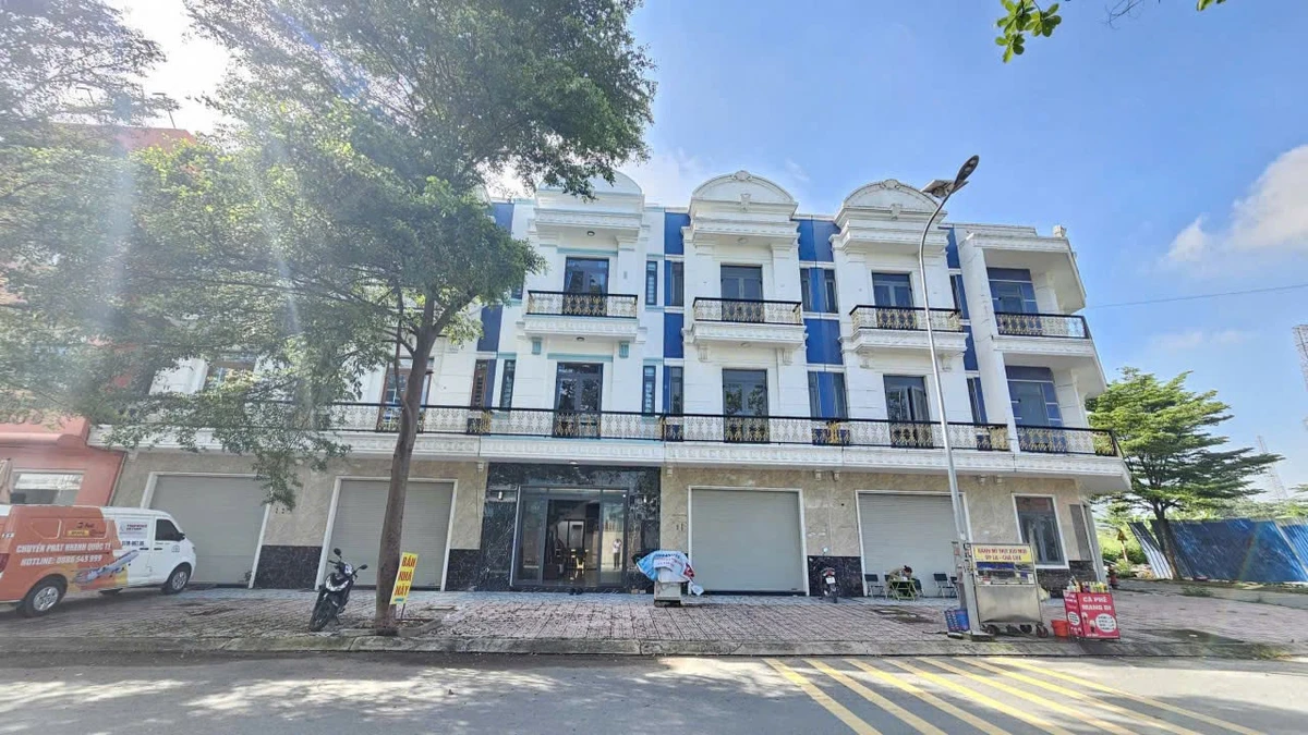Bán nhà hoàn công 77,6m2, 4PN 5WC, mặt tiền kinh doanh An Phú, Thuận An - Ảnh thu nhỏ 2
