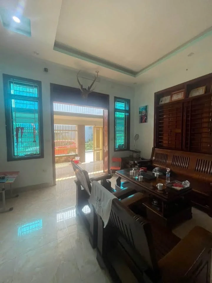Bán nhà 3 tầng 134,7m² Nghi Phú, TP. Vinh - Ảnh thu nhỏ 2