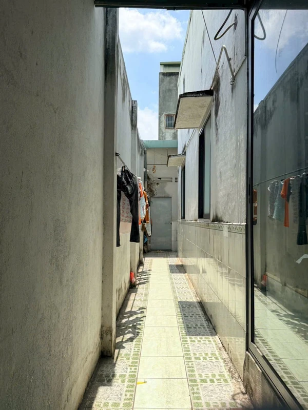 Bán nhà cấp 4 + 2 phòng trọ 100m² Dĩ An 5 tỷ 100 triệu