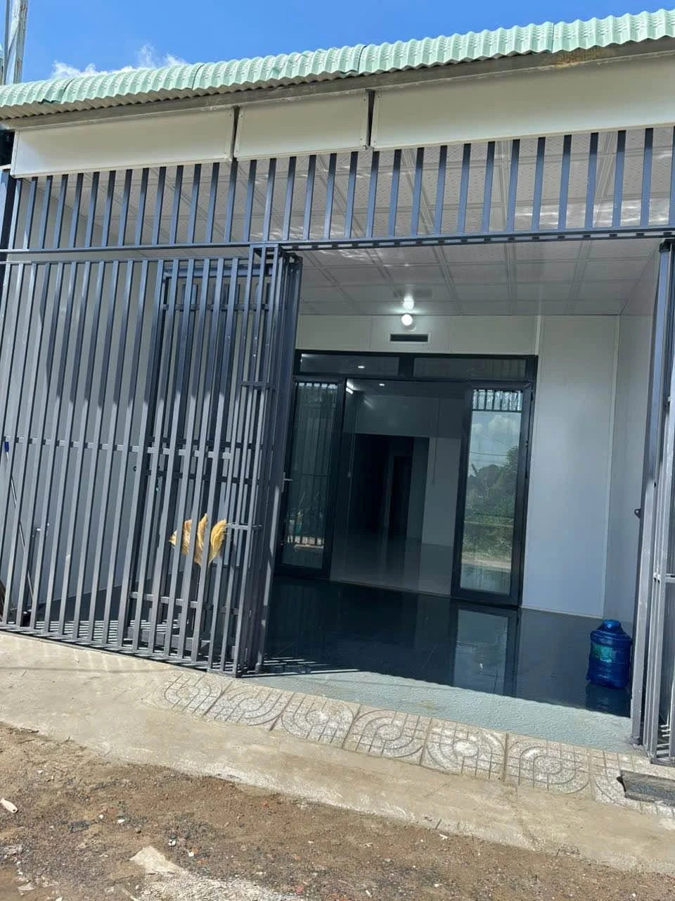 Bán nhà mới 2 phòng ngủ 90m2 gần ngã ba Thái Học - Ảnh 1