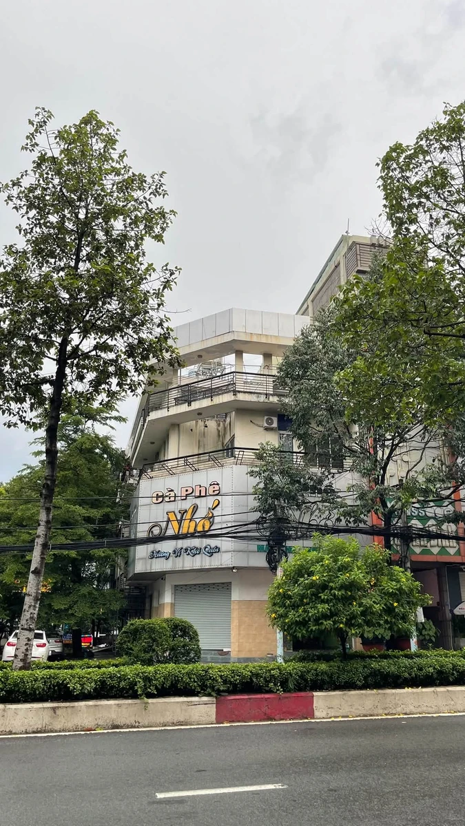 Bán shophouse 2 mặt tiền Đồng Khởi, 800m² sàn, thu nhập 1 tỷ/năm - Ảnh 1