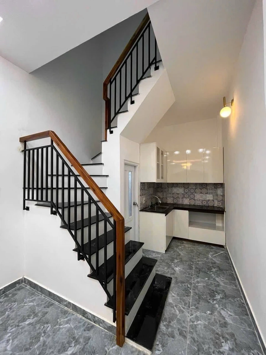 Bán nhà 2 tầng 30m2 hẻm xe hơi Phường 9, Gò Vấp giá 4,6 tỷ - Ảnh thu nhỏ 4