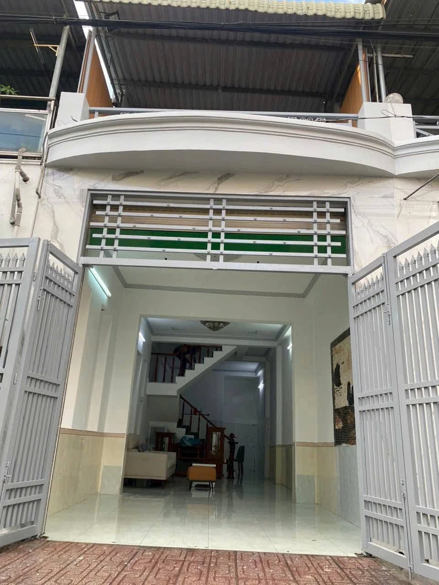 Bán nhà 1 trệt 1 lầu 60m2, 2PN, sân ô tô, gần ngã tư Vincom 550, Dĩ An, Bình Dương - Ảnh 1