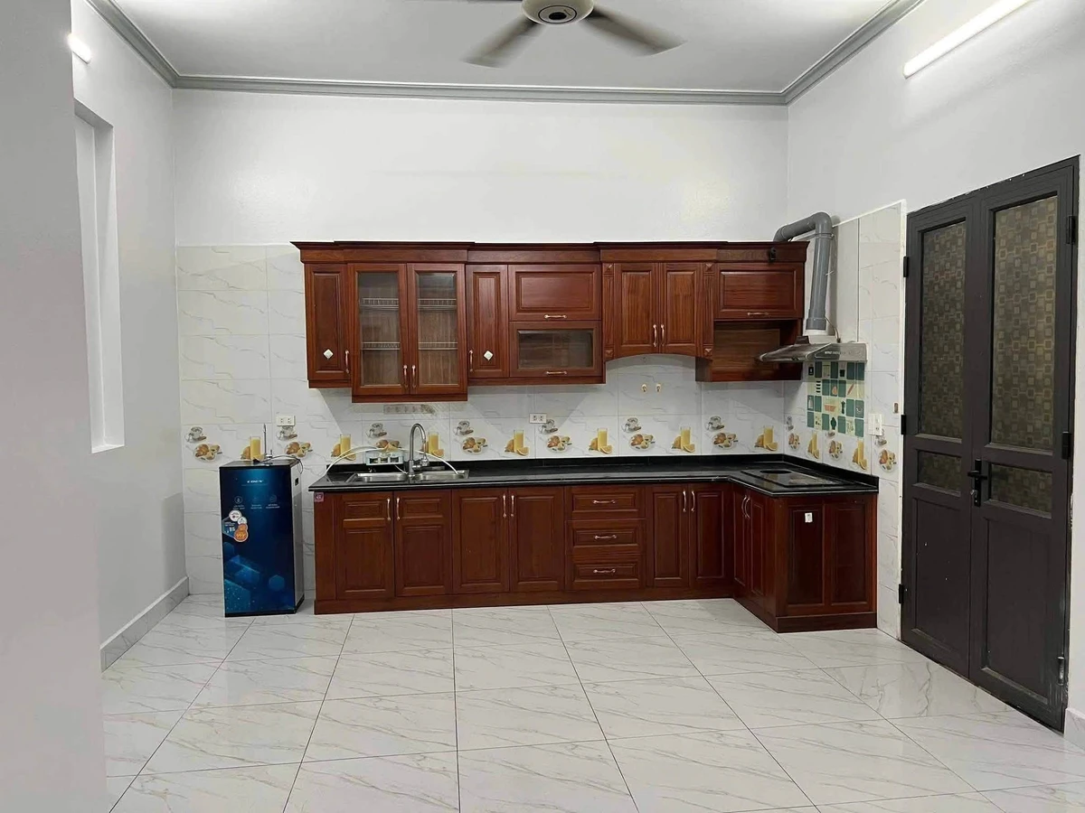 Bán nhà 3 tầng lô góc Điện Biên Phủ, 42m², 2 tỷ - Ảnh thu nhỏ 2