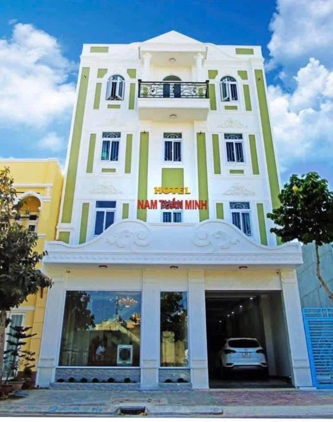 Bán khách sạn mặt tiền Lê Đại Hành, Phan Thiết, 300m2 đất, 21 phòng, giá 24 tỷ - Ảnh 1