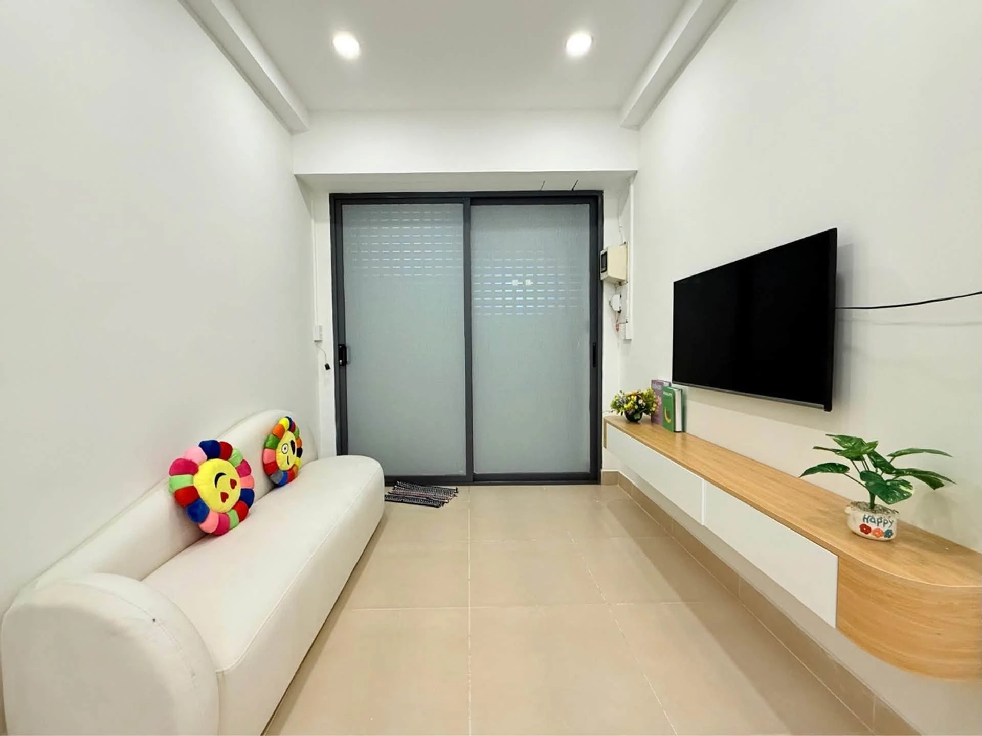 Bán nhà hẻm 2 PN 65m² Quận 10, giá 5 tỷ - Ảnh 1