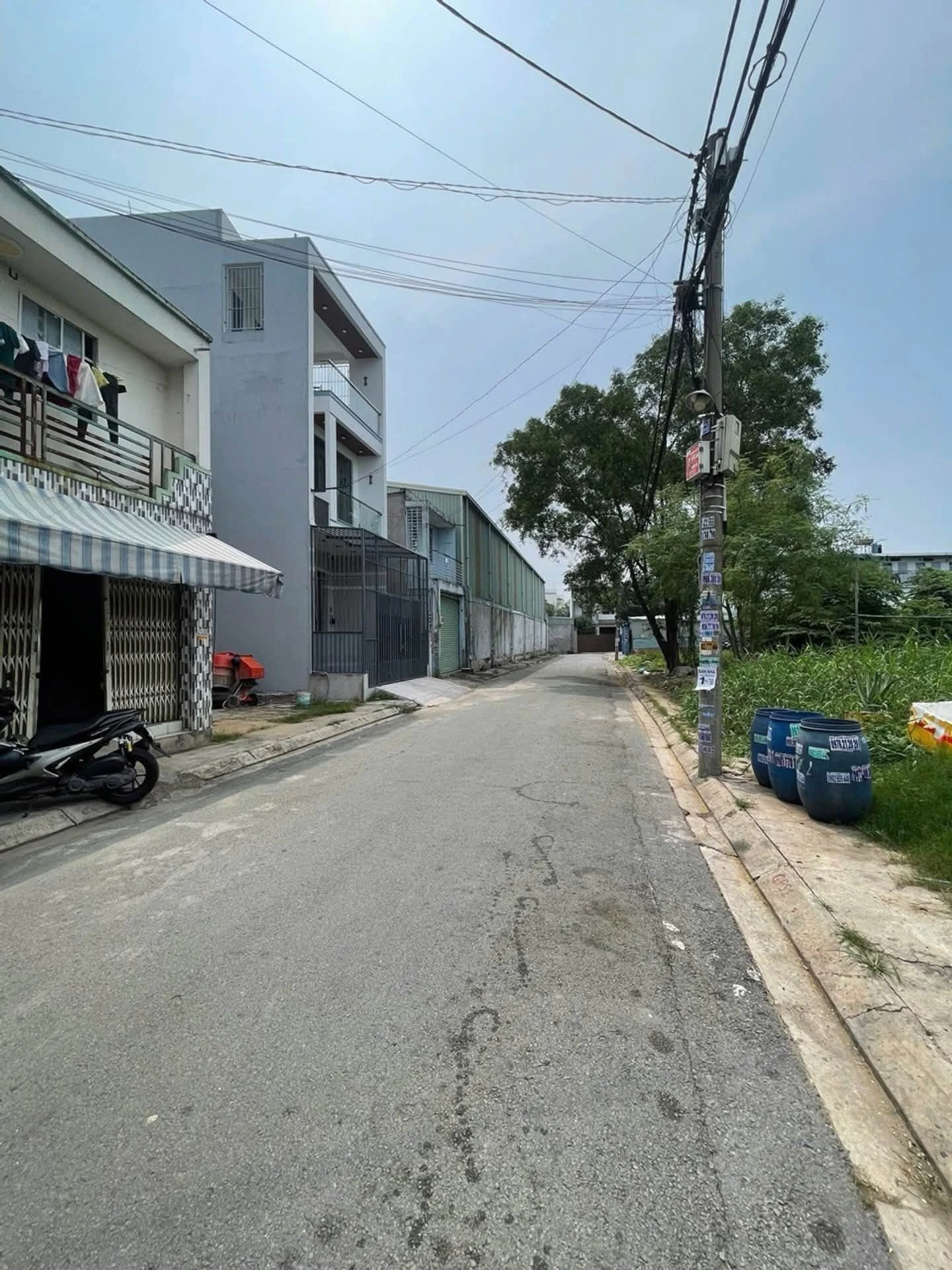 Bán nhà 3 tầng hẻm 5m xe hơi Tỉnh Lộ 10, 80m², 3PN, giá 4 tỷ - Ảnh 1