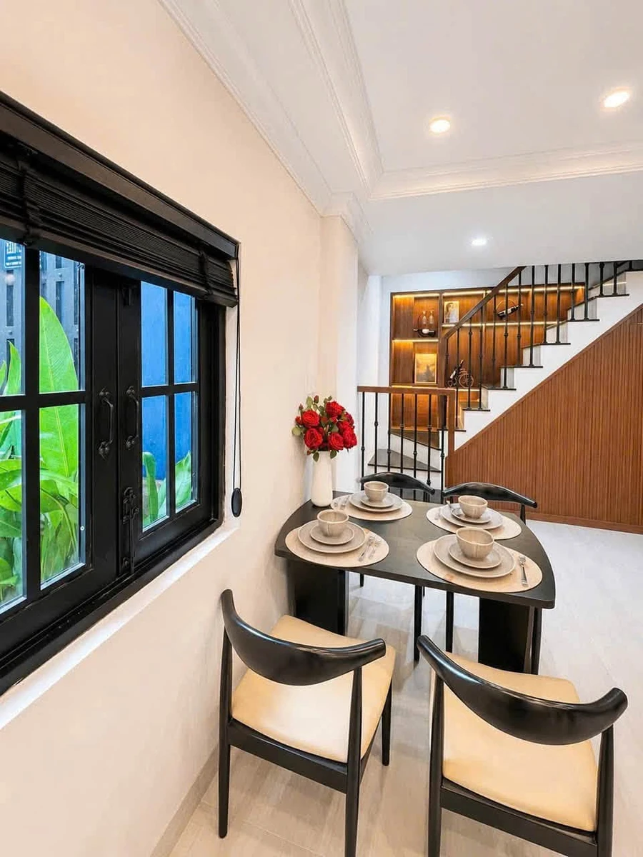 Bán nhà 3 tầng BTCT 4x9m, 3PN 3WC nội thất đẹp, Nguyễn Thị Minh Khai, Quận 3 - Ảnh thu nhỏ 4