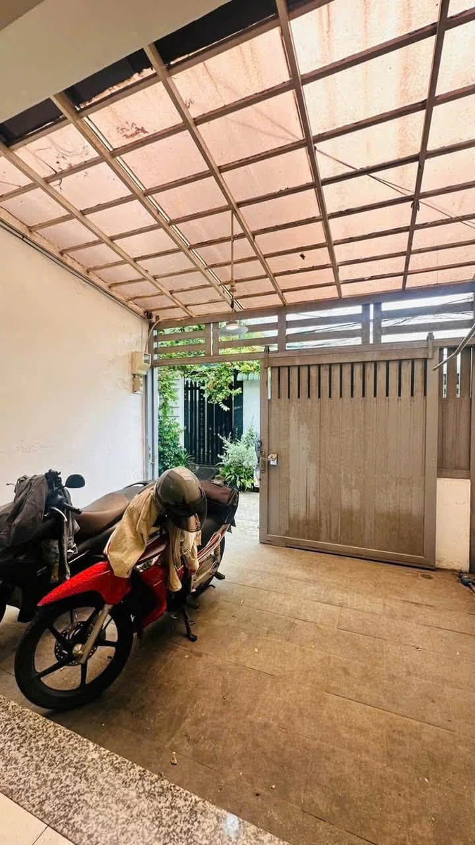 Bán nhà 2 tầng 105m2 hai mặt hẻm xe hơi Xa Lộ Hà Nội, Hiệp Phú, Quận 9 giá 6,3 tỷ - Ảnh thu nhỏ 2