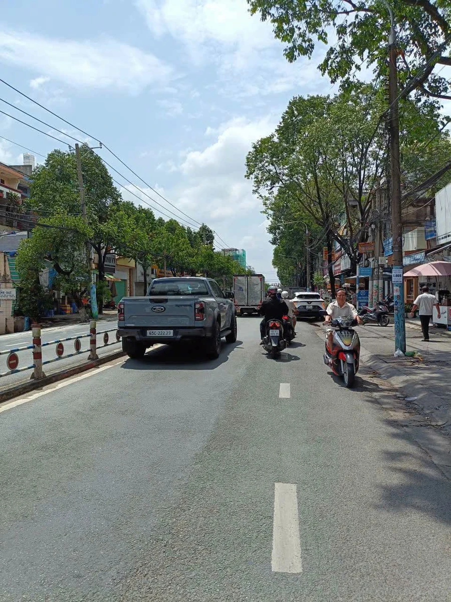 Bán nhà mặt tiền buôn bán 207m² Lê Đại Hành Long Bình 11 tỷ 990 triệu - Ảnh thu nhỏ 2
