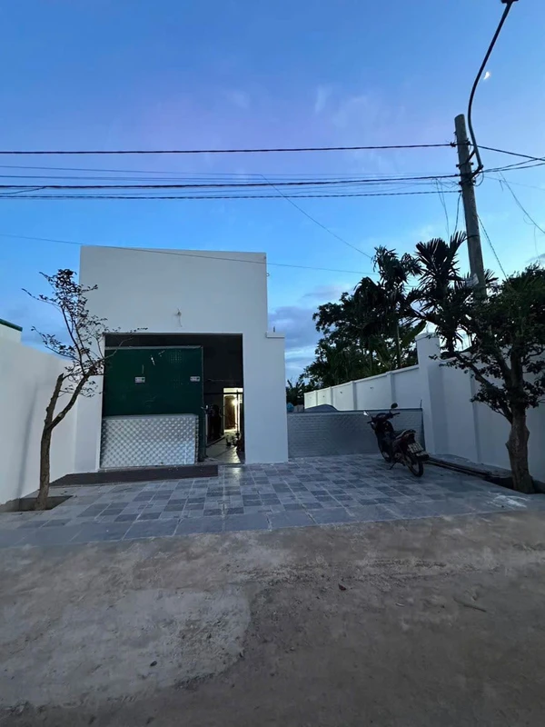 Bán nhà 1 trệt 2 lầu 70m2 kp Bình Minh, phường Dĩ An, giá 4,7 tỷ haniteck