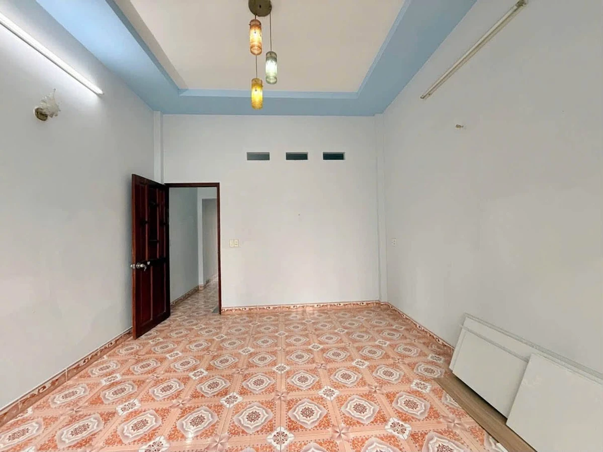 Bán nhà 2 tầng BTCT 4x16m, 4PN, ô tô vào nhà, gần Hiệp Thành City, Quận 12 - Ảnh thu nhỏ 5