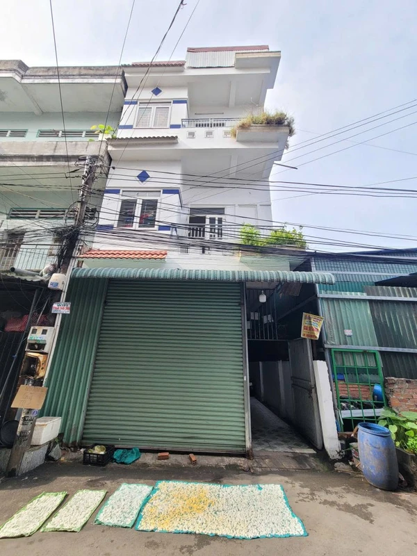 Bán dãy trọ 1 trệt 2 lầu 124m2, 13 phòng Dĩ An 5.6 tỷ