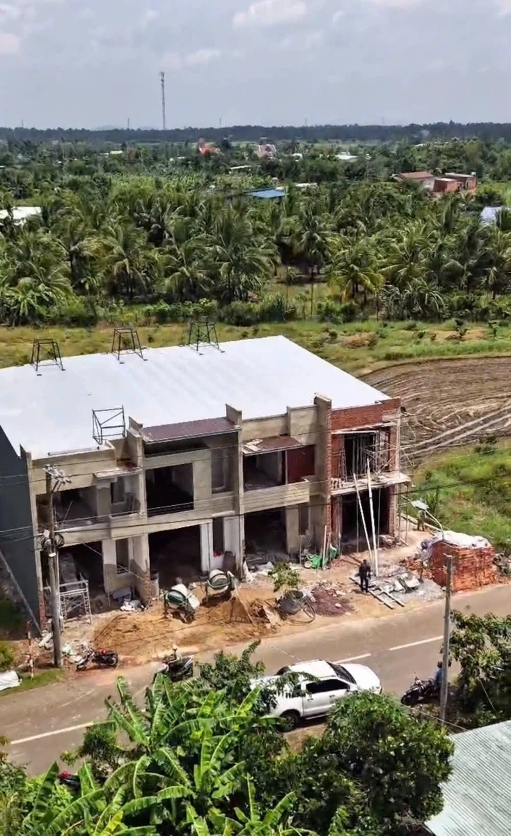 Bán nhà phố mặt tiền 100m² Nhựa Long Khánh, 2 tỷ 300 - Ảnh thu nhỏ 2