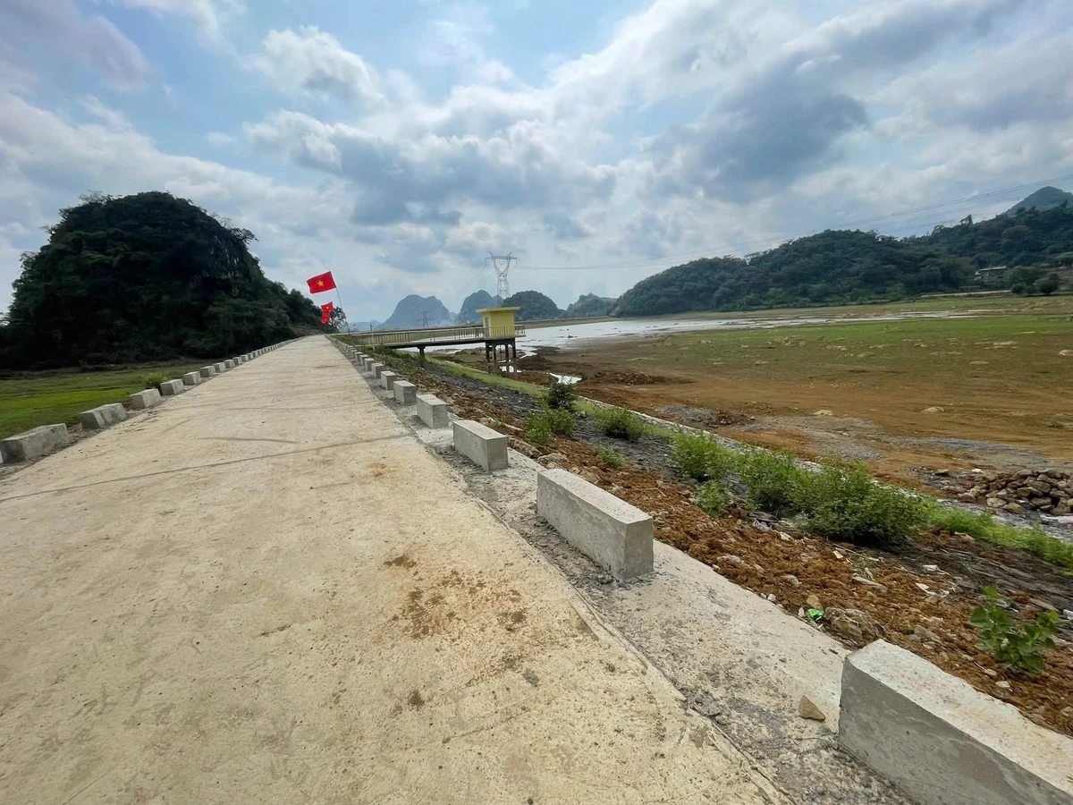 Bán đất 4200m² nghỉ dưỡng Yên Thuỷ 1 tỷ 790 triệu - Ảnh thu nhỏ 4