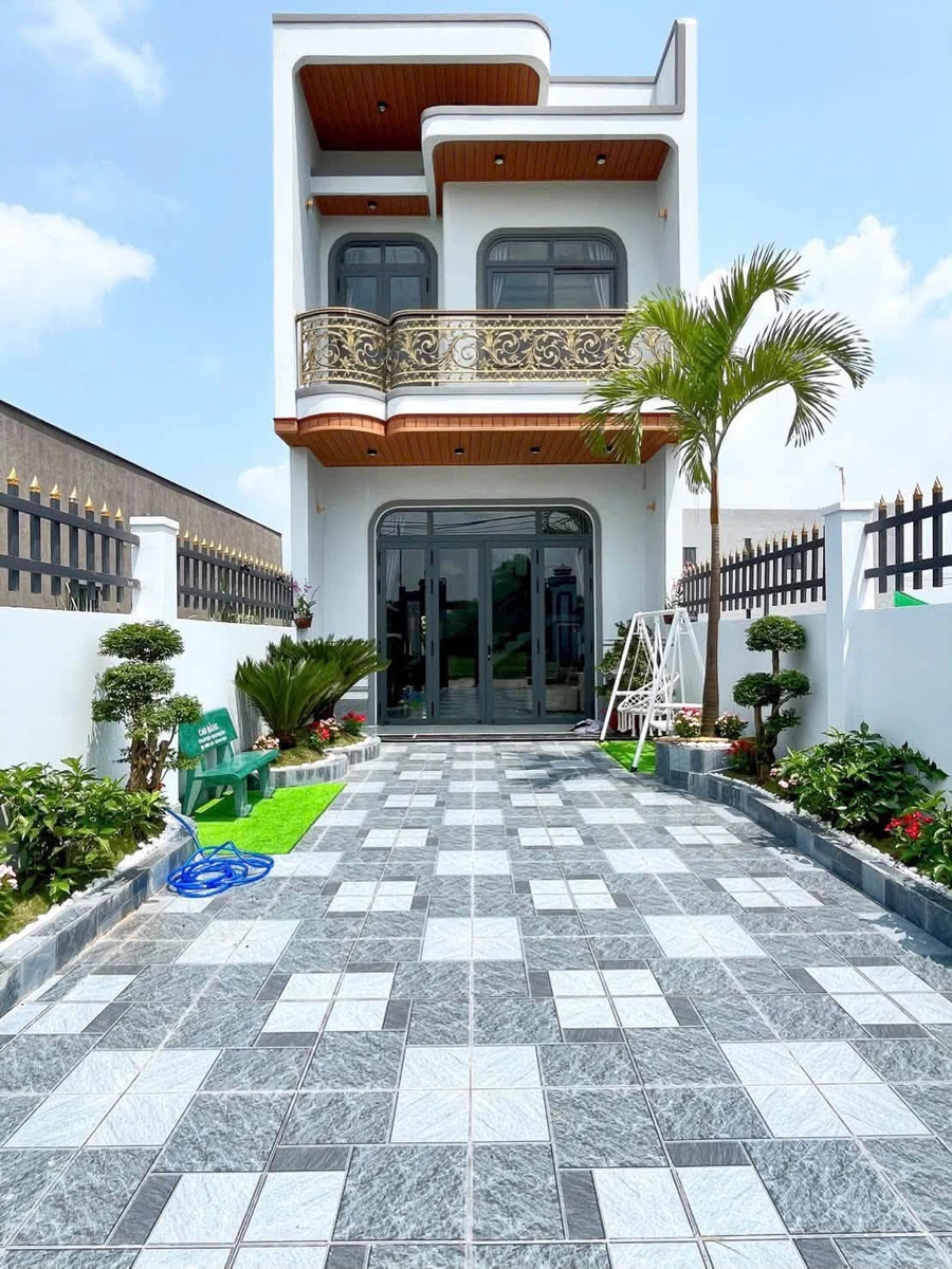 Bán nhà sân vườn 5x37m, 4PN 3WC, Đức Hòa, Long An - 3.35 tỷ - Ảnh thu nhỏ 2