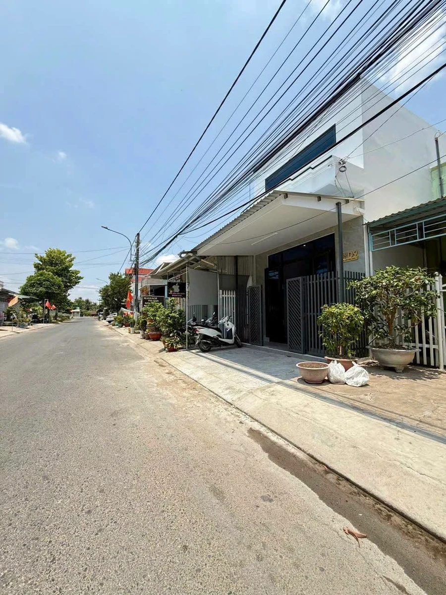 Bán nhà phố 4,5x24m 1 trệt 1 lửng, 3PN đường Ngọc Hân Công Chúa, KDC Vĩnh Quang, Rạch Giá - Ảnh thu nhỏ 2