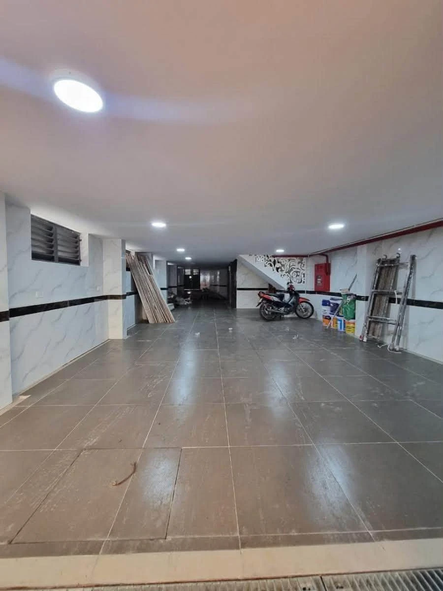 Bán tòa nhà shophouse 100m² 9 tầng Lạc Long Quân Cầu Giấy, 58 tỷ - Ảnh thu nhỏ 2