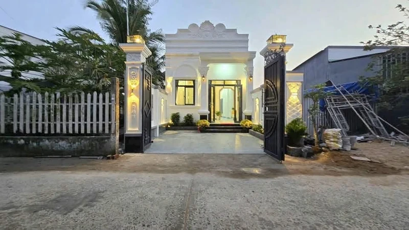 Bán nhà mới tân cổ điển 100m² 2PN Huyện Bình Đại Bến Tre