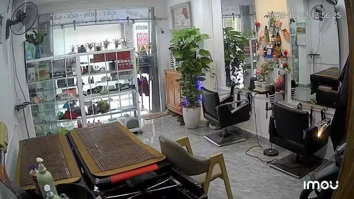 Bán nhà 2 tầng 40m² mặt ngõ Trần Nguyên Hãn Q.1 - Ảnh thu nhỏ 2