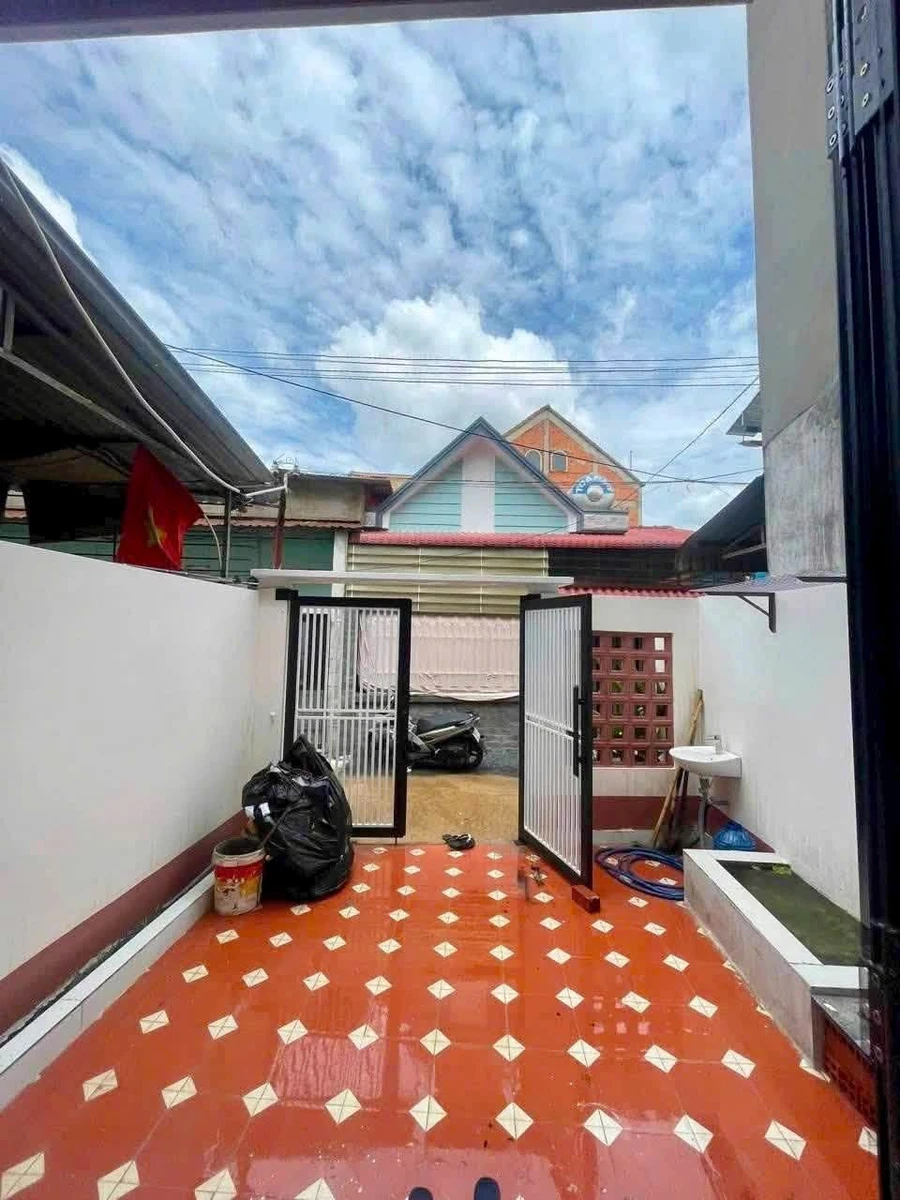 Bán nhà lầu 62m2 ngay chợ Dĩ An, Bình Dương - Ảnh thu nhỏ 3