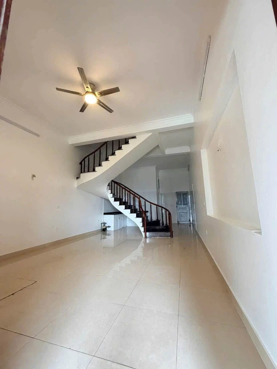 Bán nhà 3 tầng 3 phòng ngủ 68m² hơn 3 tỷ Quận 12 - Ảnh thu nhỏ 2