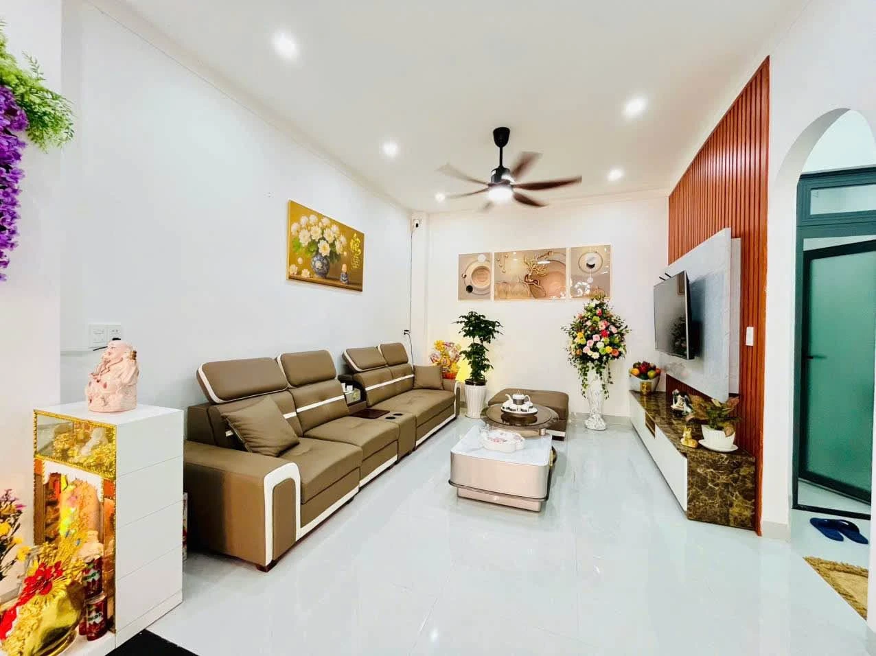 Nhà 3 tầng nội thất Lê Duẩn 190m² 3.6 tỷ - Ảnh 1