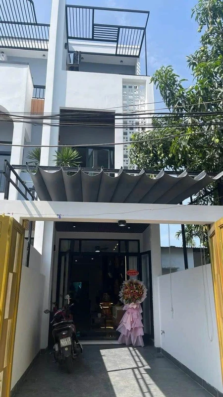 Cho thuê nhà 3 tầng 3PN 81m² gần biển Đà Nẵng